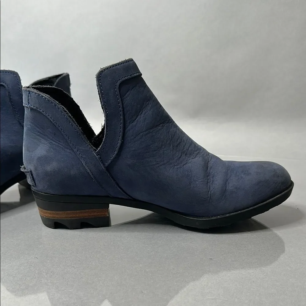 SOREL Women’s Lolla Cut‑Out Bootie in navy blue suede Booties Size 6 (B-1765)